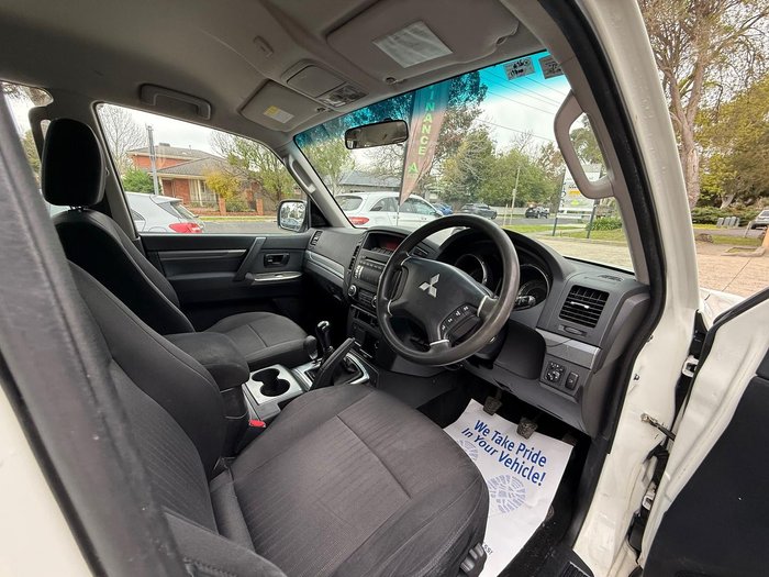 2011 Mitsubishi Pajero GL NT MY11 4X4 White