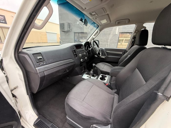 2011 Mitsubishi Pajero GL NT MY11 4X4 White