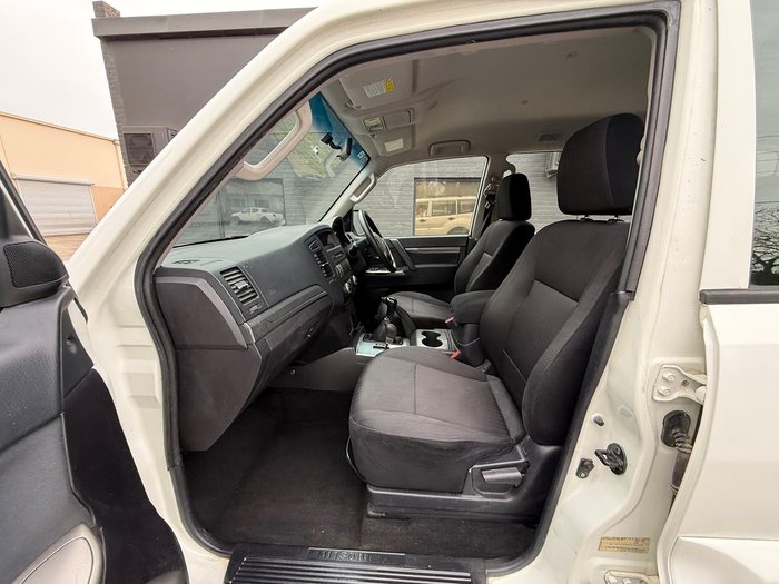 2011 Mitsubishi Pajero GL NT MY11 4X4 White