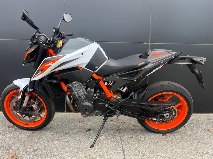 2021 KTM 890 Duke R Duke Orange
