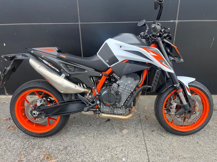 2021 KTM 890 Duke R Duke Orange