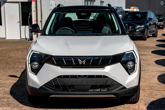 2025 Mahindra XUV3XO AX7L