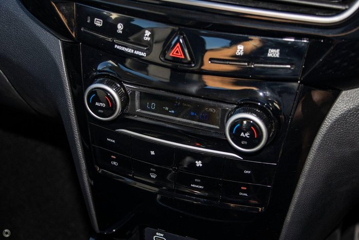 2025 Mahindra XUV3XO AX7L