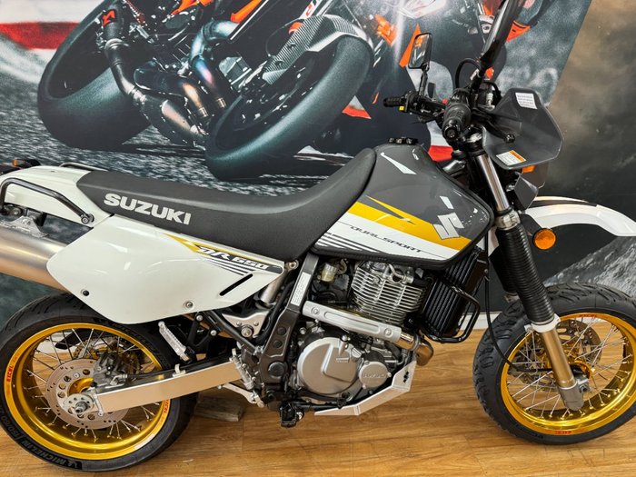 2015 Suzuki DR650SE WHITE/GOLD