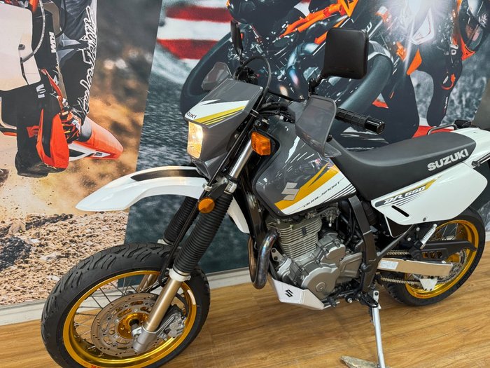 2015 Suzuki DR650SE WHITE/GOLD