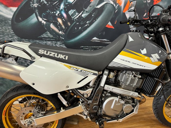 2015 Suzuki DR650SE WHITE/GOLD