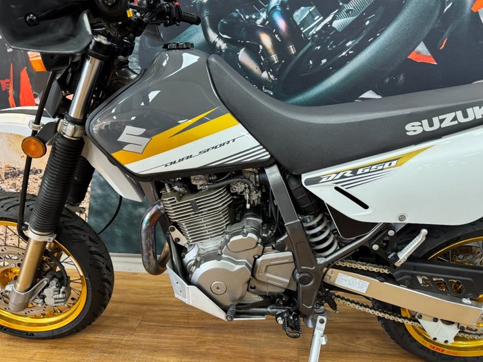 2015 Suzuki DR650SE WHITE/GOLD