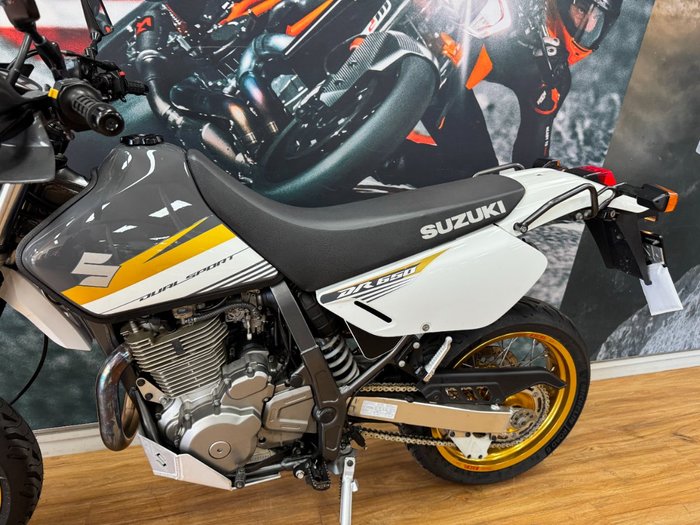 2015 Suzuki DR650SE WHITE/GOLD