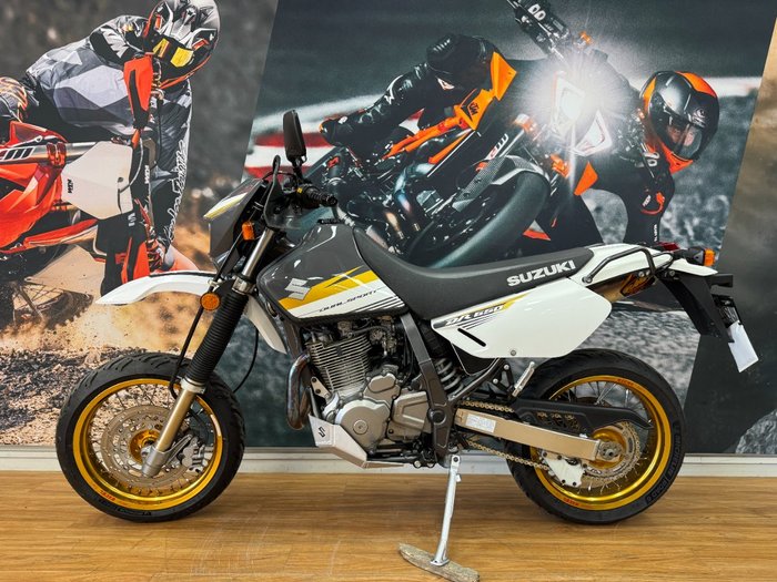2015 Suzuki DR650SE WHITE/GOLD