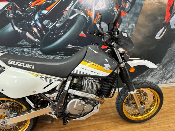 2015 Suzuki DR650SE WHITE/GOLD