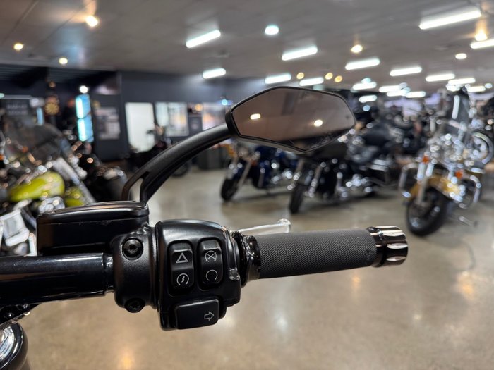 2016 Harley-davidson FXSB SOFTAIL BREAKOUT Black