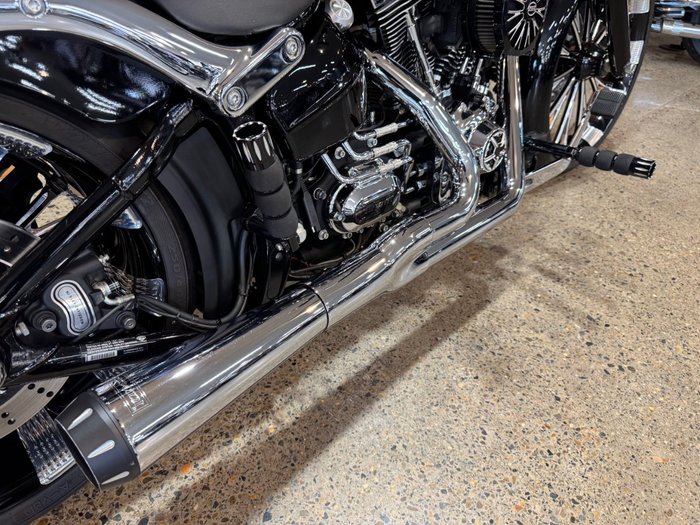 2016 Harley-davidson FXSB SOFTAIL BREAKOUT Black