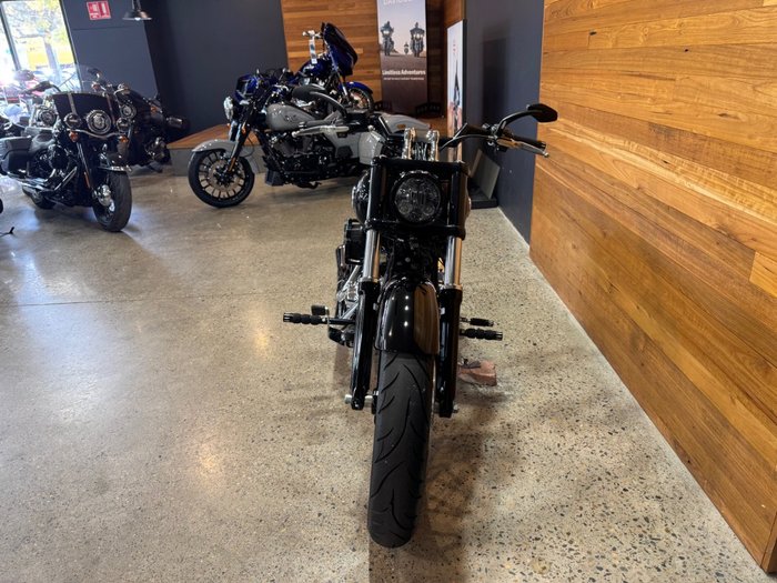 2016 Harley-davidson FXSB SOFTAIL BREAKOUT Black