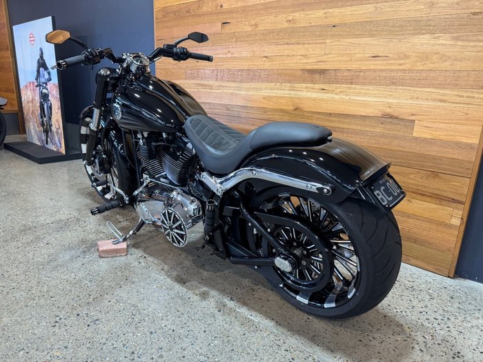 2016 Harley-davidson FXSB SOFTAIL BREAKOUT Black