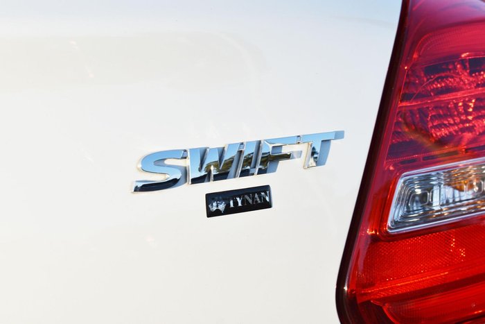 2023 Suzuki Swift GL AZ Series II Pure White