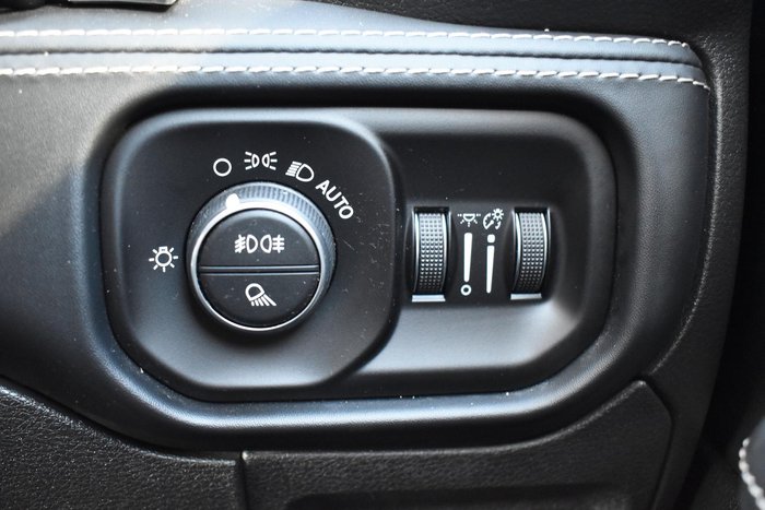 2024 RAM 1500 Limited RamBox DT MY24 4X4 Dual Range Bright White