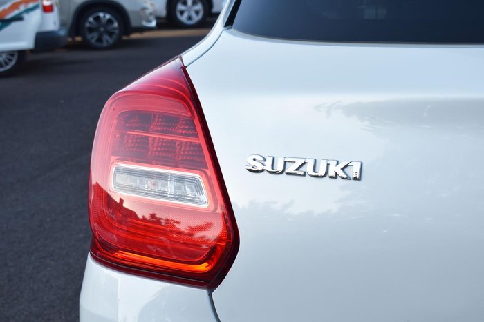 2023 Suzuki Swift GL AZ Series II Pure White