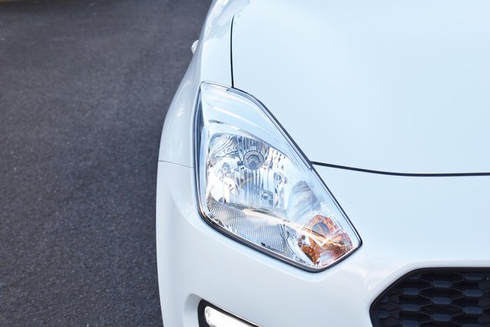 2023 Suzuki Swift GL AZ Series II Pure White