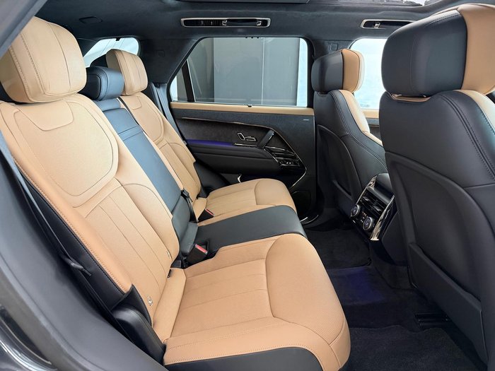 2025 Land Rover Range Rover Sport D350 Autobiography