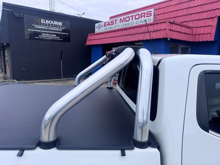 2016 Nissan Navara ST D23 4x2 Polar White