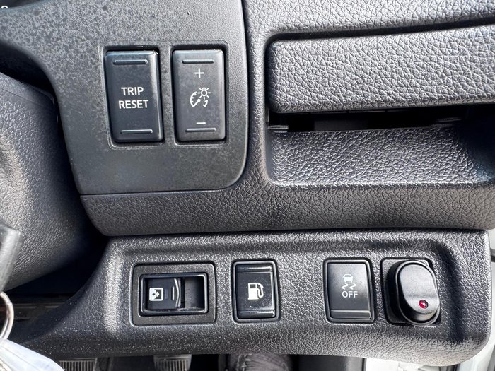 2016 Nissan Navara ST D23 4x2 Polar White