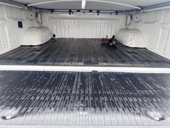 2016 Nissan Navara ST D23 4x2 Polar White