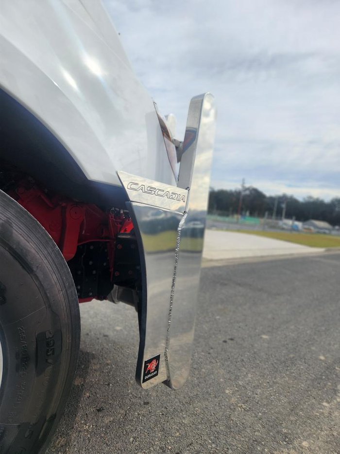 2024 Freightliner Cascadia 126