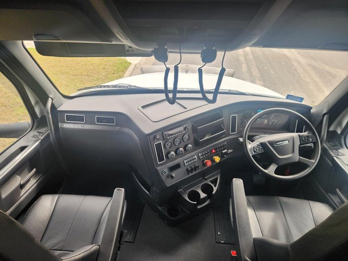 2024 Freightliner Cascadia 126