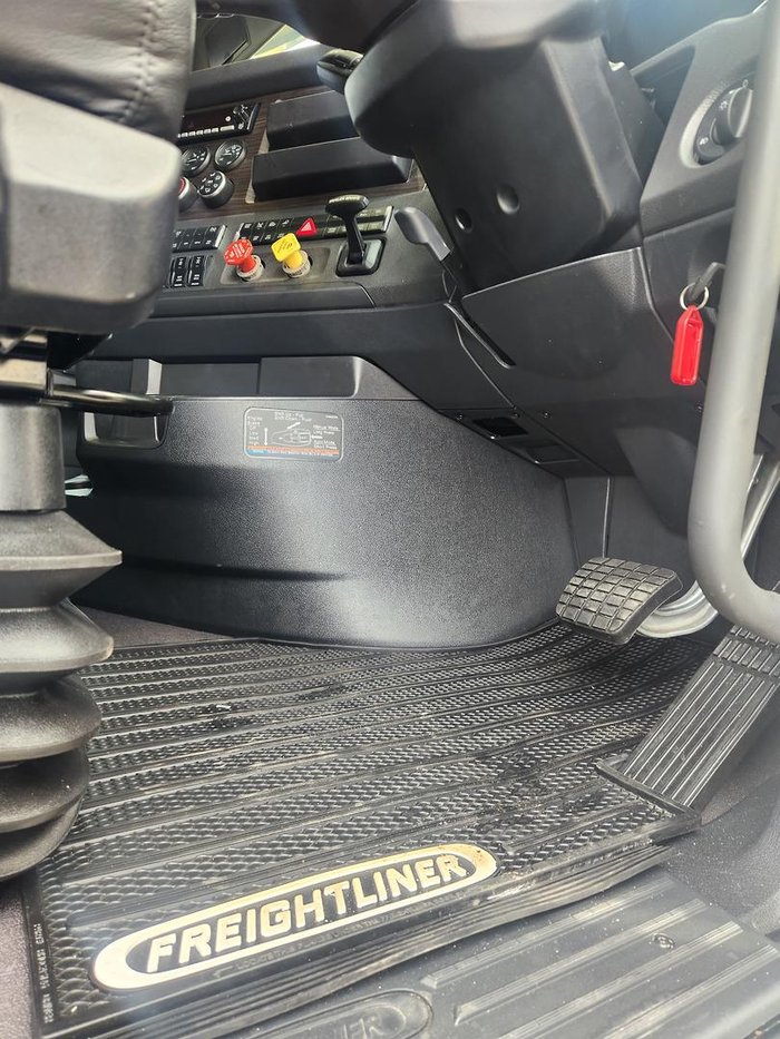 2024 Freightliner Cascadia 126