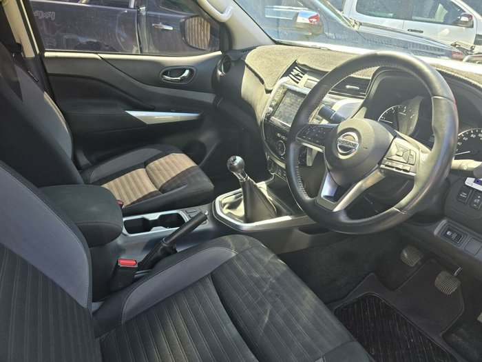 2021 Nissan Navara ST-X