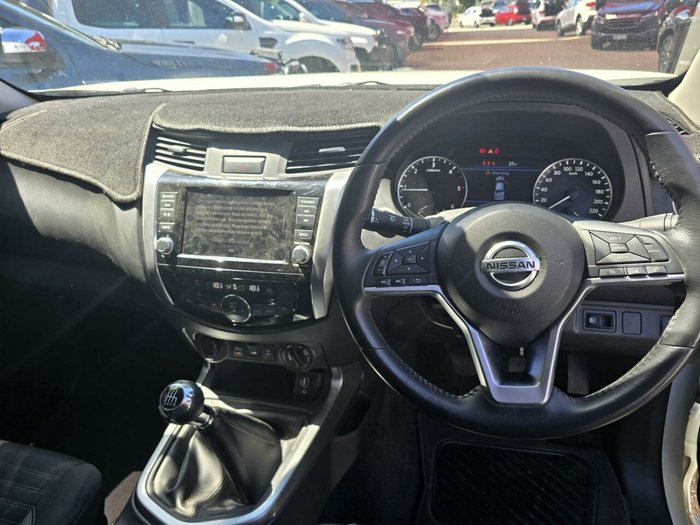 2021 Nissan Navara ST-X