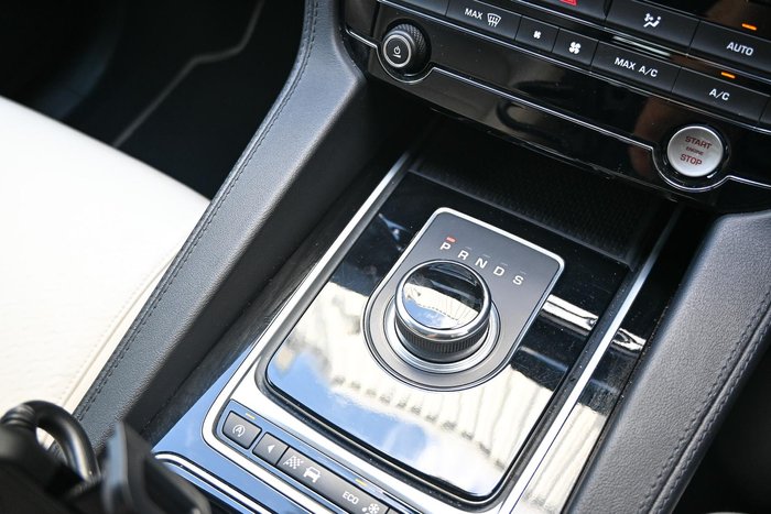 2016 Jaguar F-PACE 30d First Edition