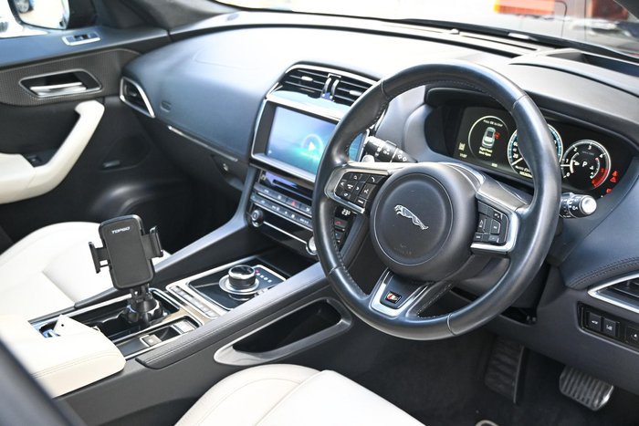 2016 Jaguar F-PACE 30d First Edition