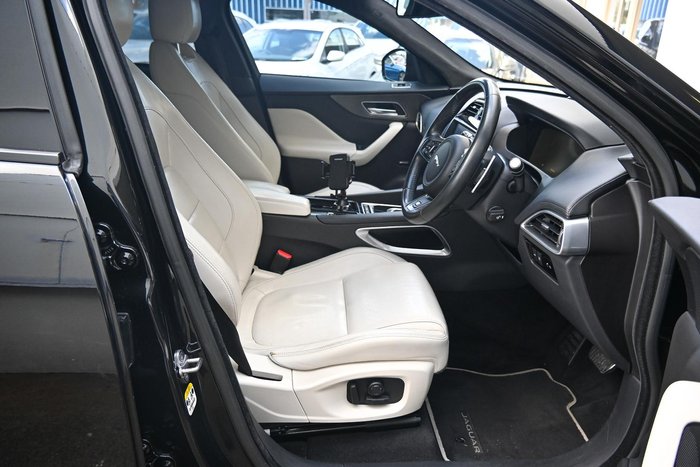 2016 Jaguar F-PACE 30d First Edition