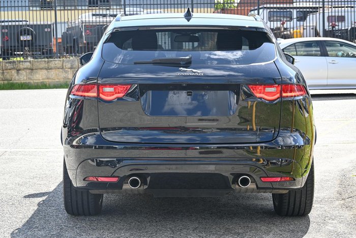 2016 Jaguar F-PACE 30d First Edition