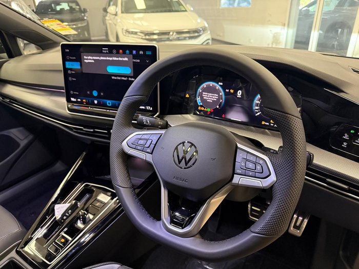 2025 Volkswagen Golf 110TSI R-Line