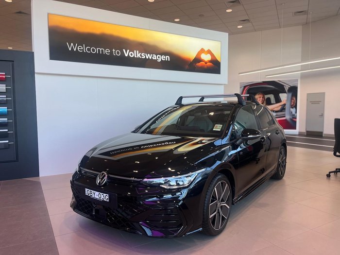 2025 Volkswagen Golf 110TSI R-Line
