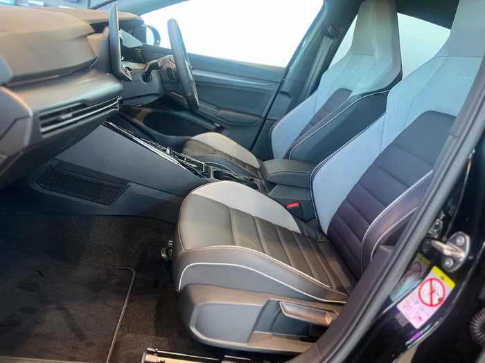 2025 Volkswagen Golf 110TSI R-Line