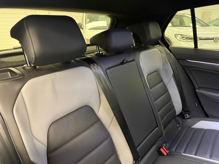 2025 Volkswagen Golf 110TSI R-Line