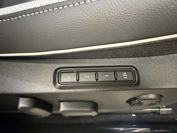 2025 Volkswagen Golf 110TSI R-Line