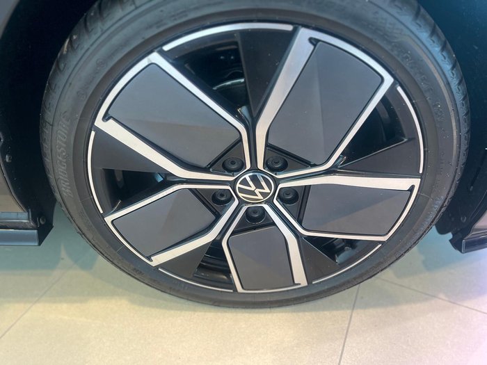 2025 Volkswagen Golf 110TSI R-Line
