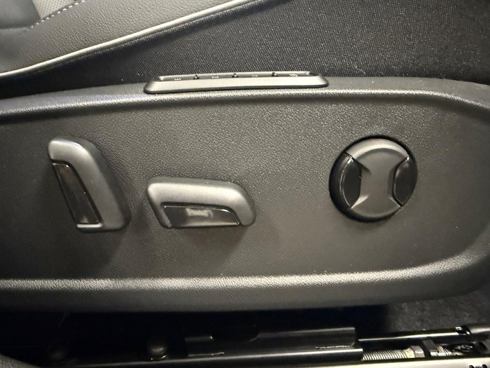 2025 Volkswagen Golf 110TSI R-Line