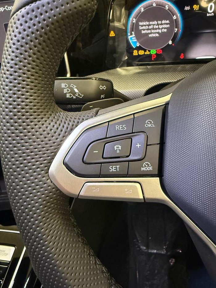 2025 Volkswagen Golf 110TSI R-Line