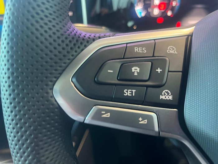 2025 Volkswagen Golf 110TSI R-Line