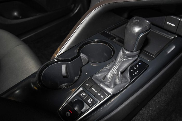 2018 Toyota Camry Ascent Sport AXVH71R Silver Pearl