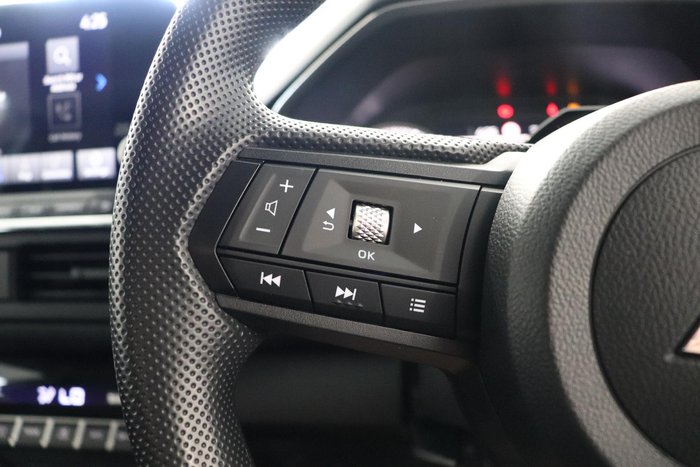 2024 Mitsubishi Triton GLX+