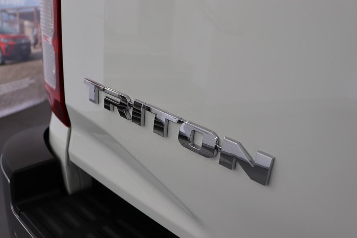 2024 Mitsubishi Triton GLX+