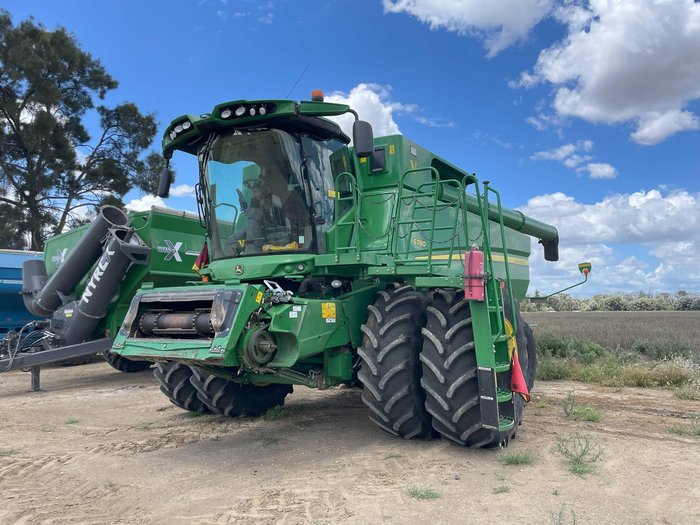 2020 John Deere S780 & 640D Front On Trailer Green