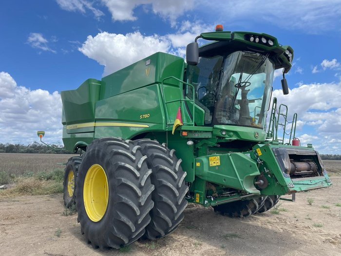 2020 John Deere S780 & 640D Front On Trailer Green