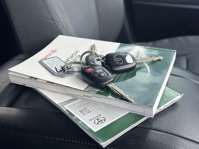 2016 Toyota Kluger GX